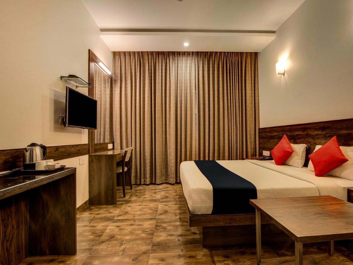 Myspace Hotels Silverstar Бенґалуру Екстер'єр фото